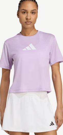 ADIDAStrain essential big logo tee