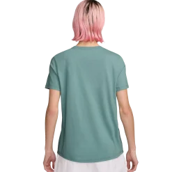 NIKEnsw tee essntl w